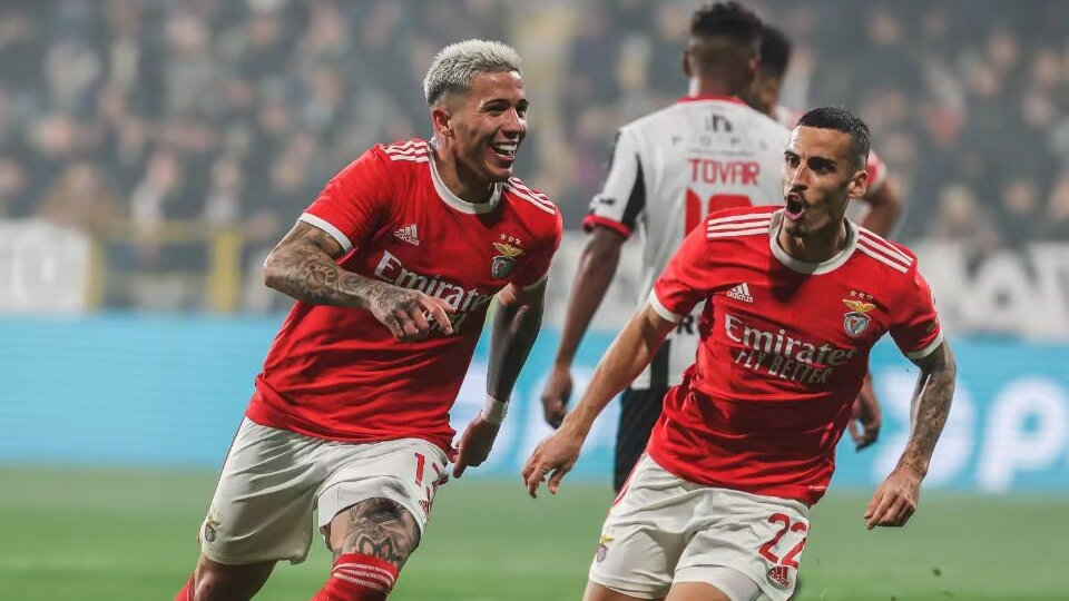 本菲卡欧冠征途：困局中寻生机，逆境里展锋芒