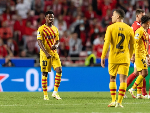 光明戰(zhàn)場(chǎng)生死局:本菲卡力拼那不勒斯